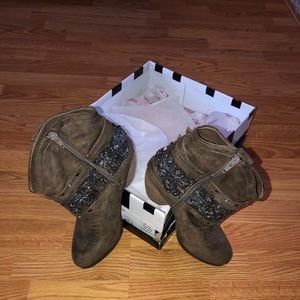 Adorable Booties! NWT Sz. 9 Brand: “Not Rated” Style: “Shortie”